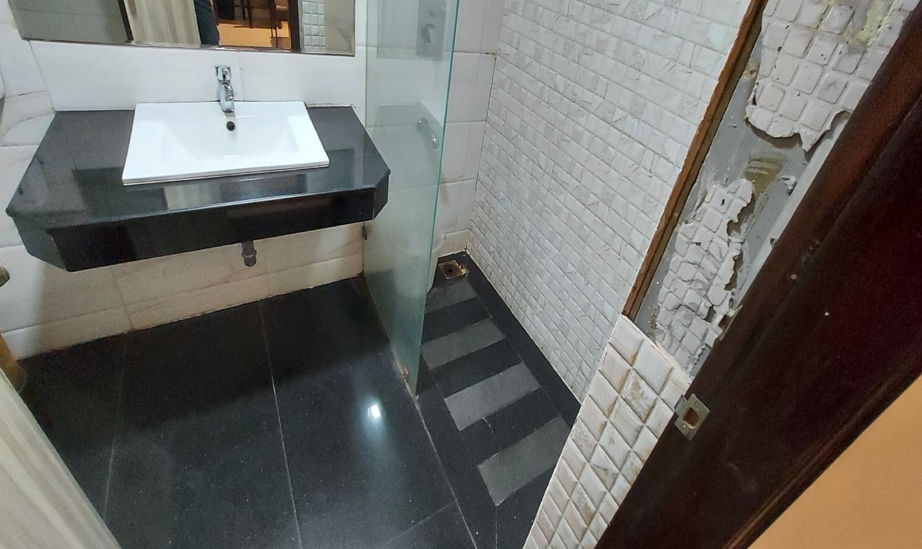 Standard Double Room - Photo 14