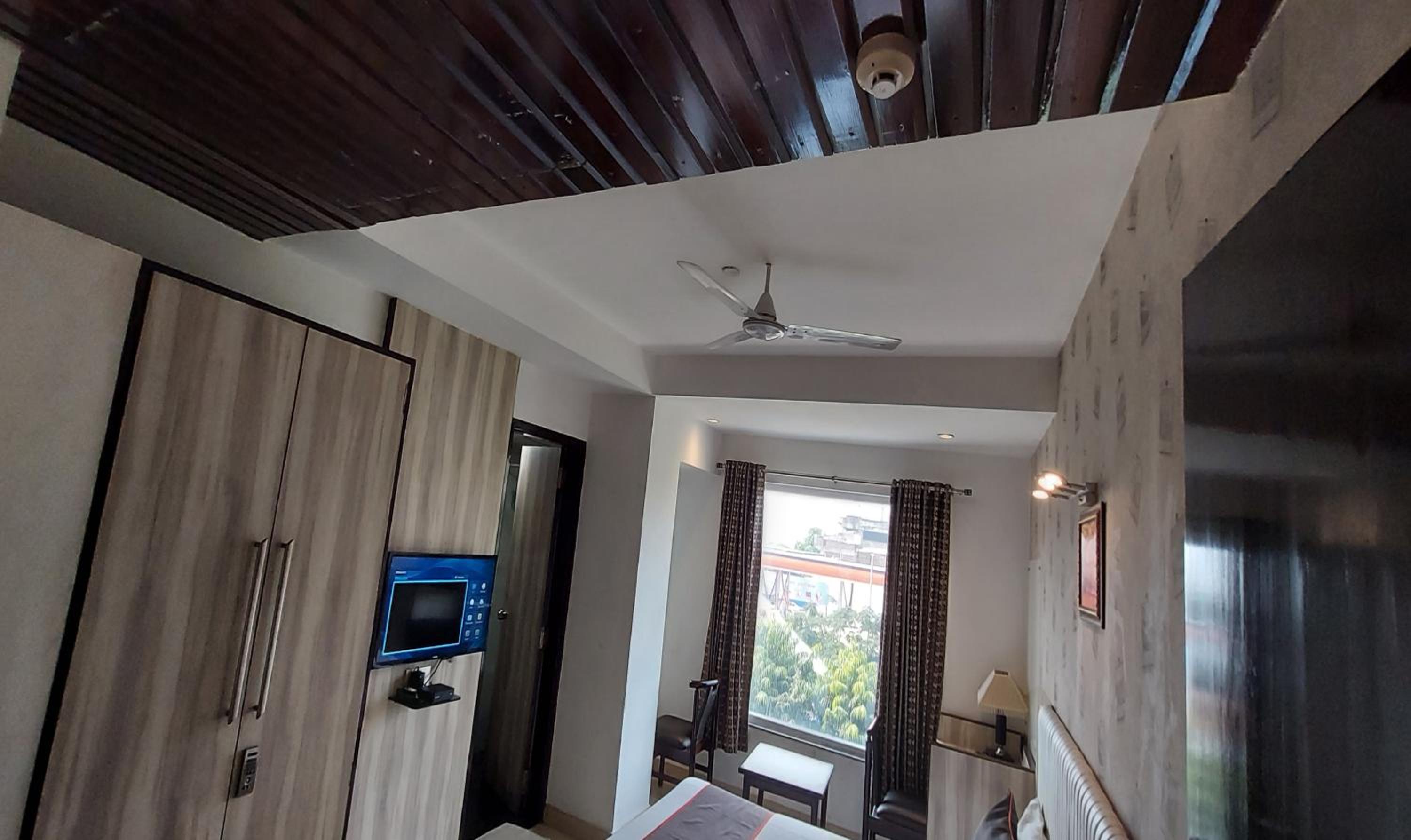 Standard Double Room - Photo 10