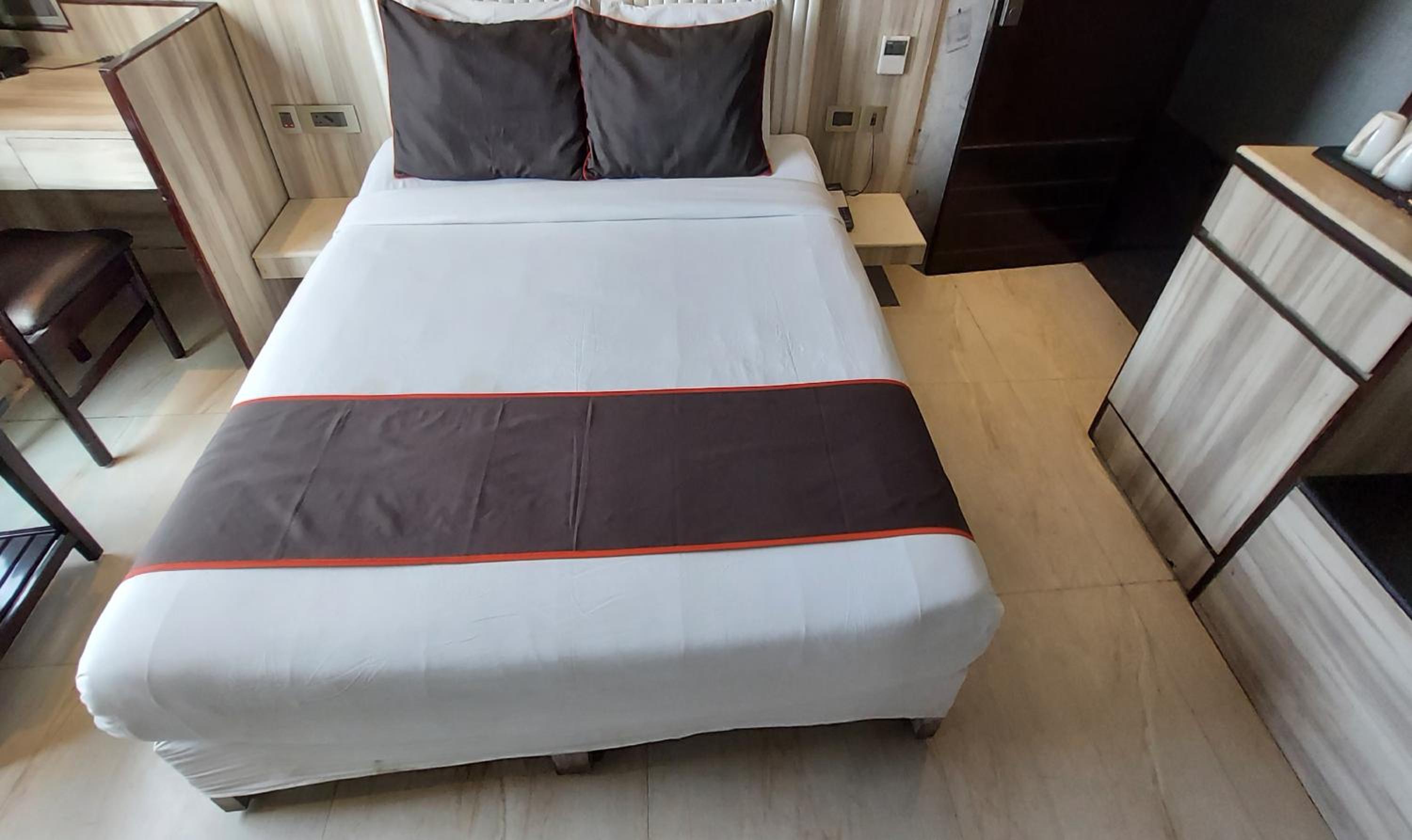 Standard Double Room - Photo 8