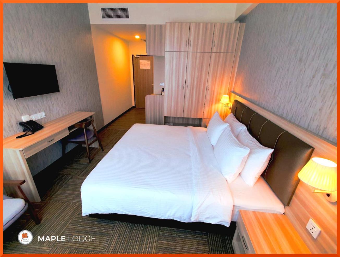 Deluxe King Room photo 3