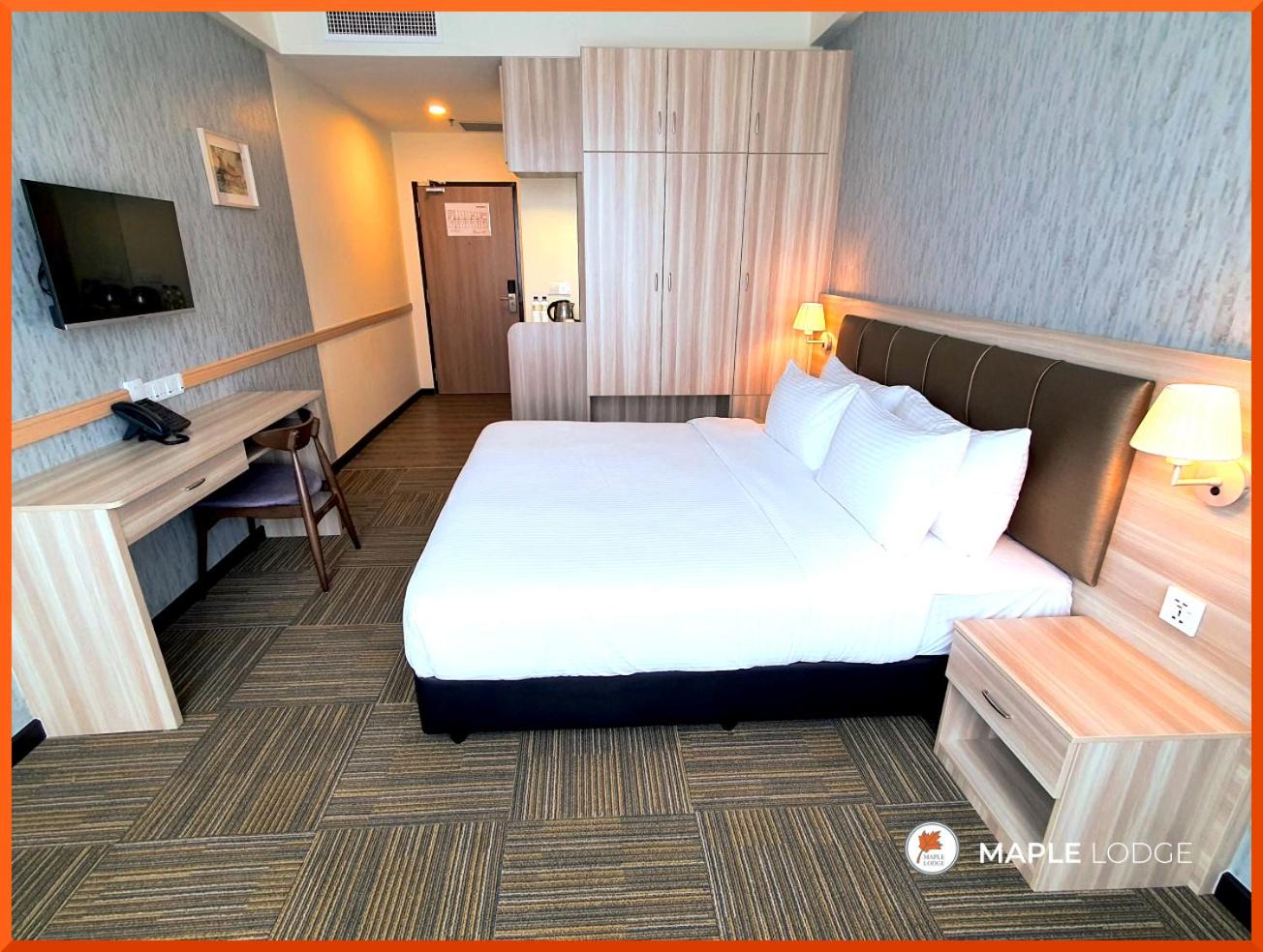 Deluxe King Room - Photo 3