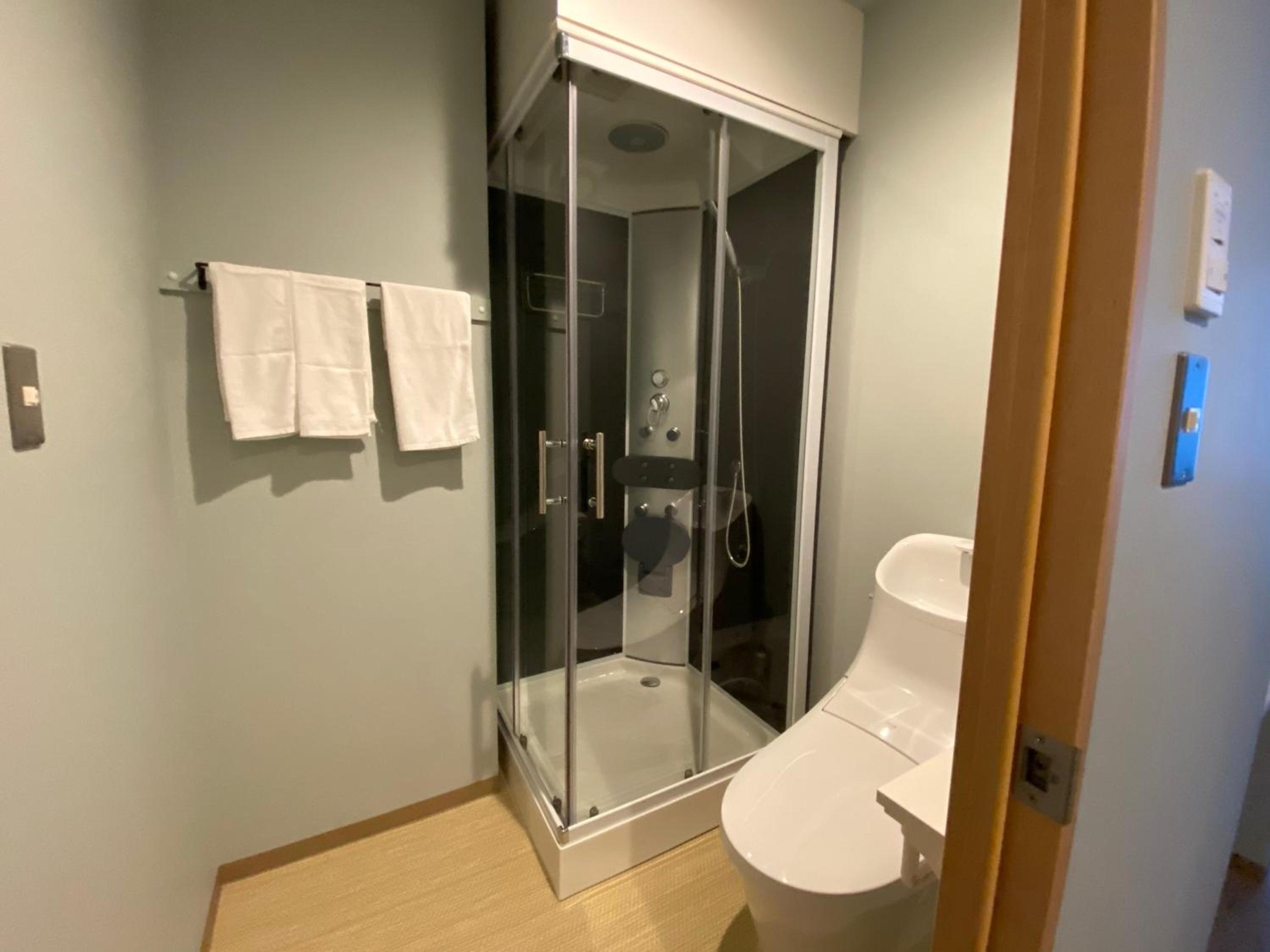 Standard Twin Room - Photo 4
