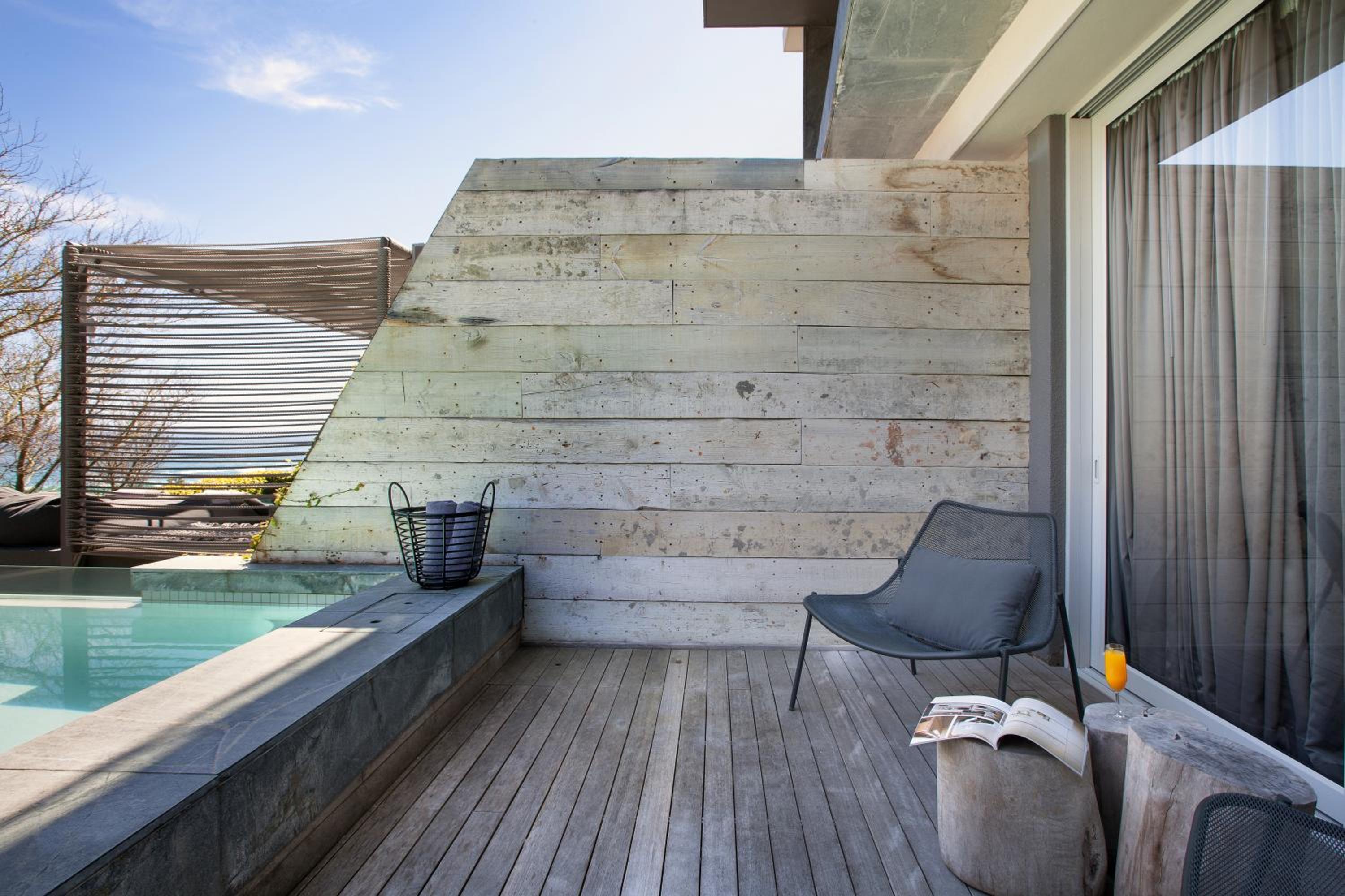 Terrace Pool Room - Photo 2