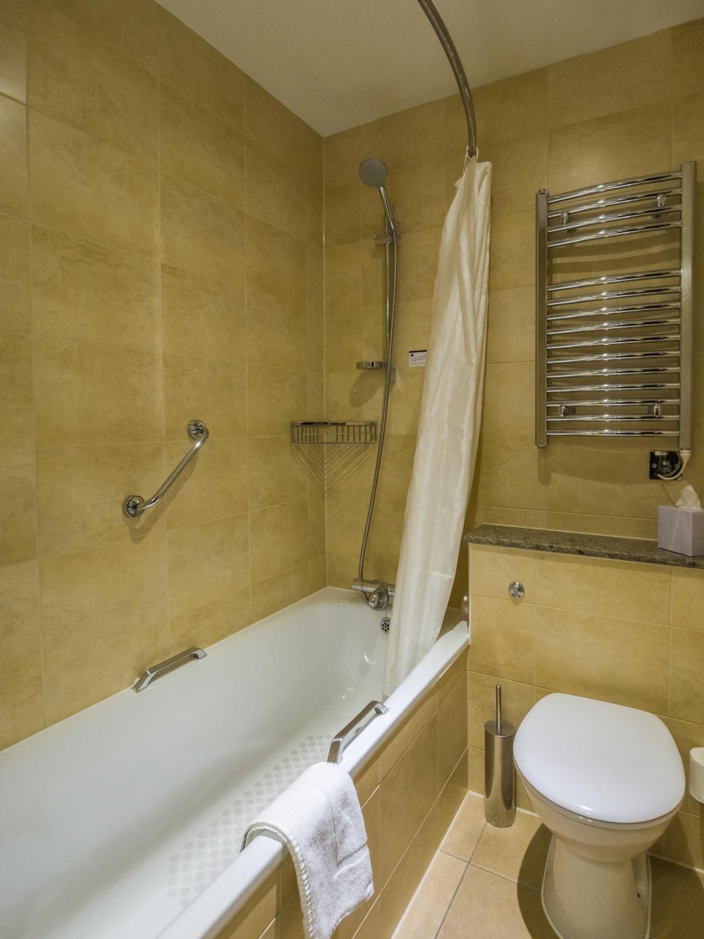 Classic Twin Room with Bath