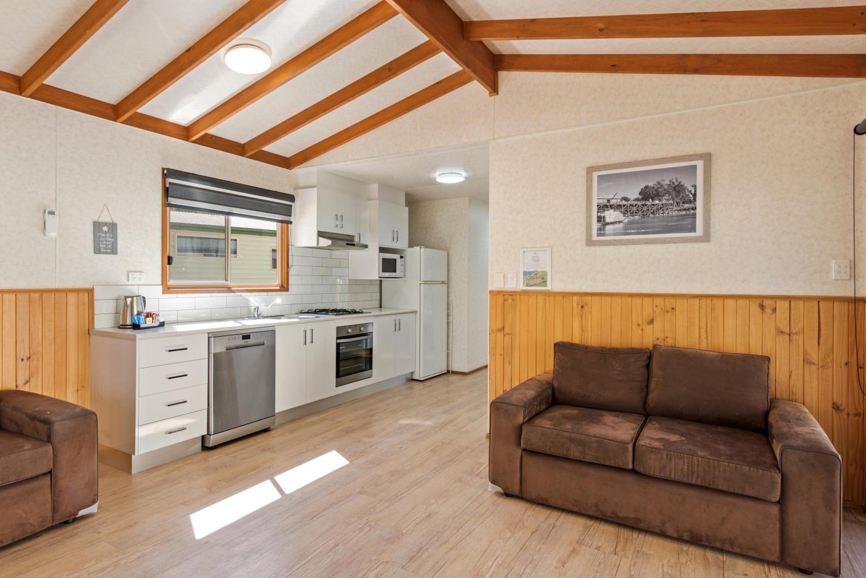 Deluxe Riverview Cabin - Photo 4