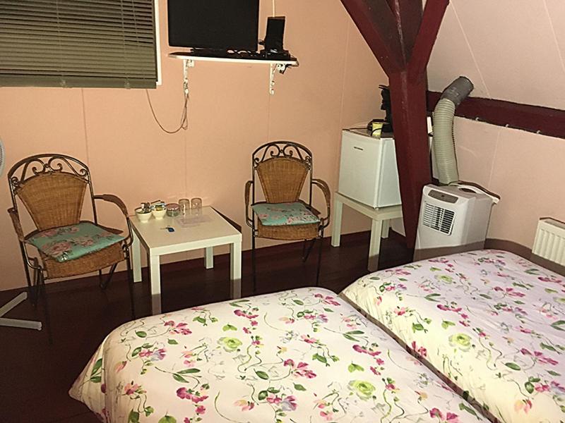 Twin Room with Bathroom photo 1