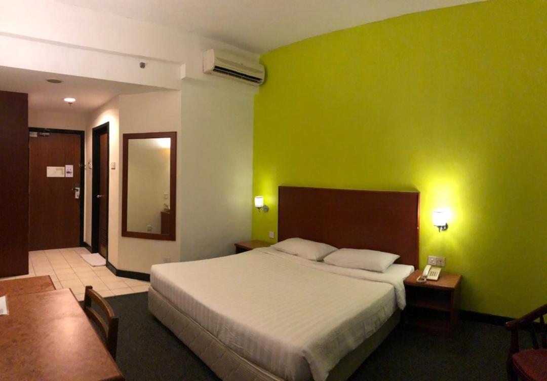 Standard King Room photo 2