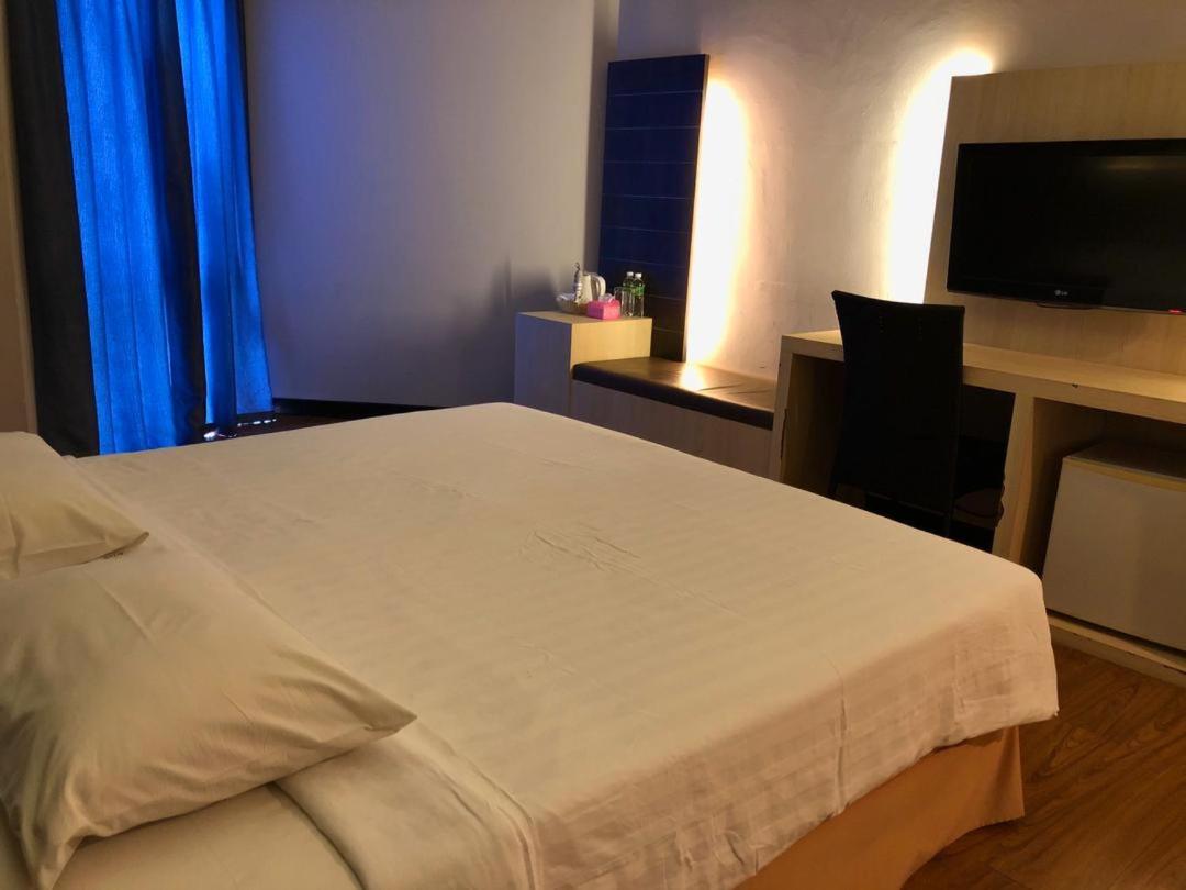 Deluxe King Room photo 3