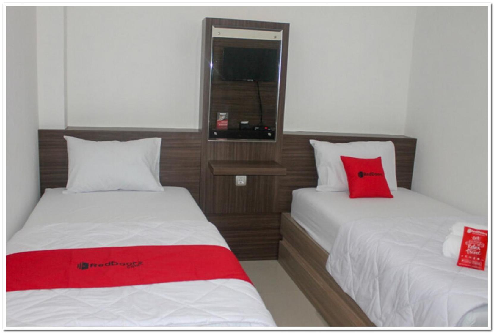 Standard Twin Room - Photo 3