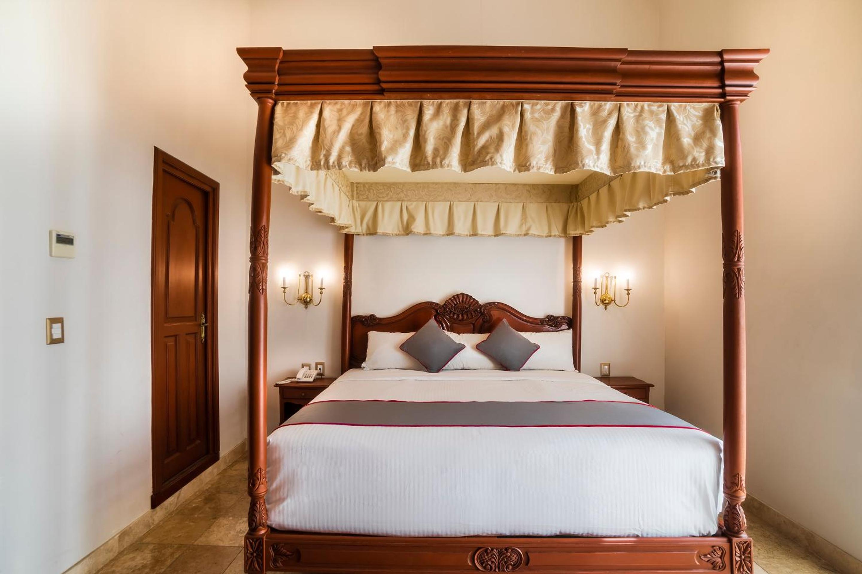 Deluxe Suite photo 2