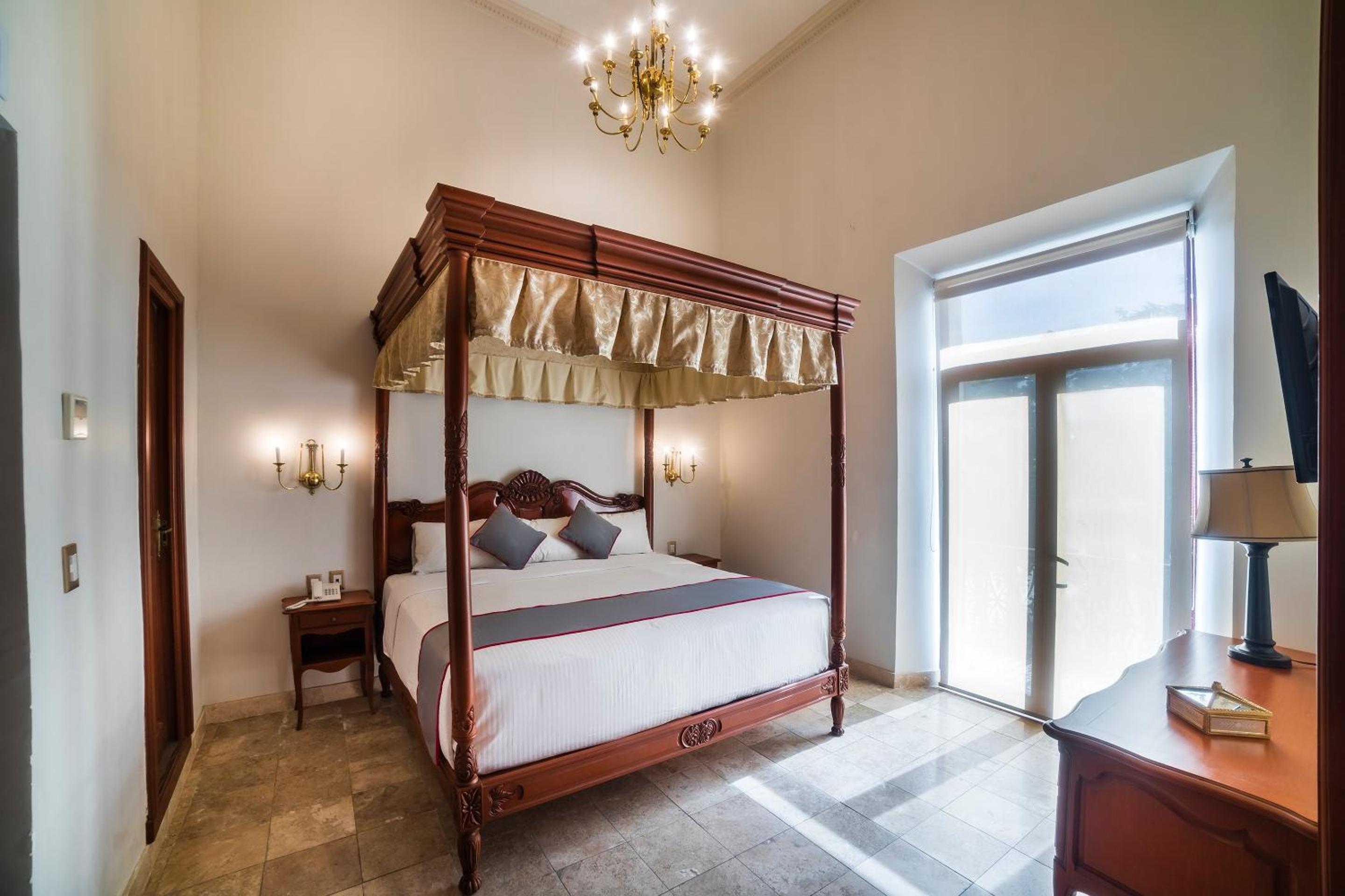 Deluxe Suite