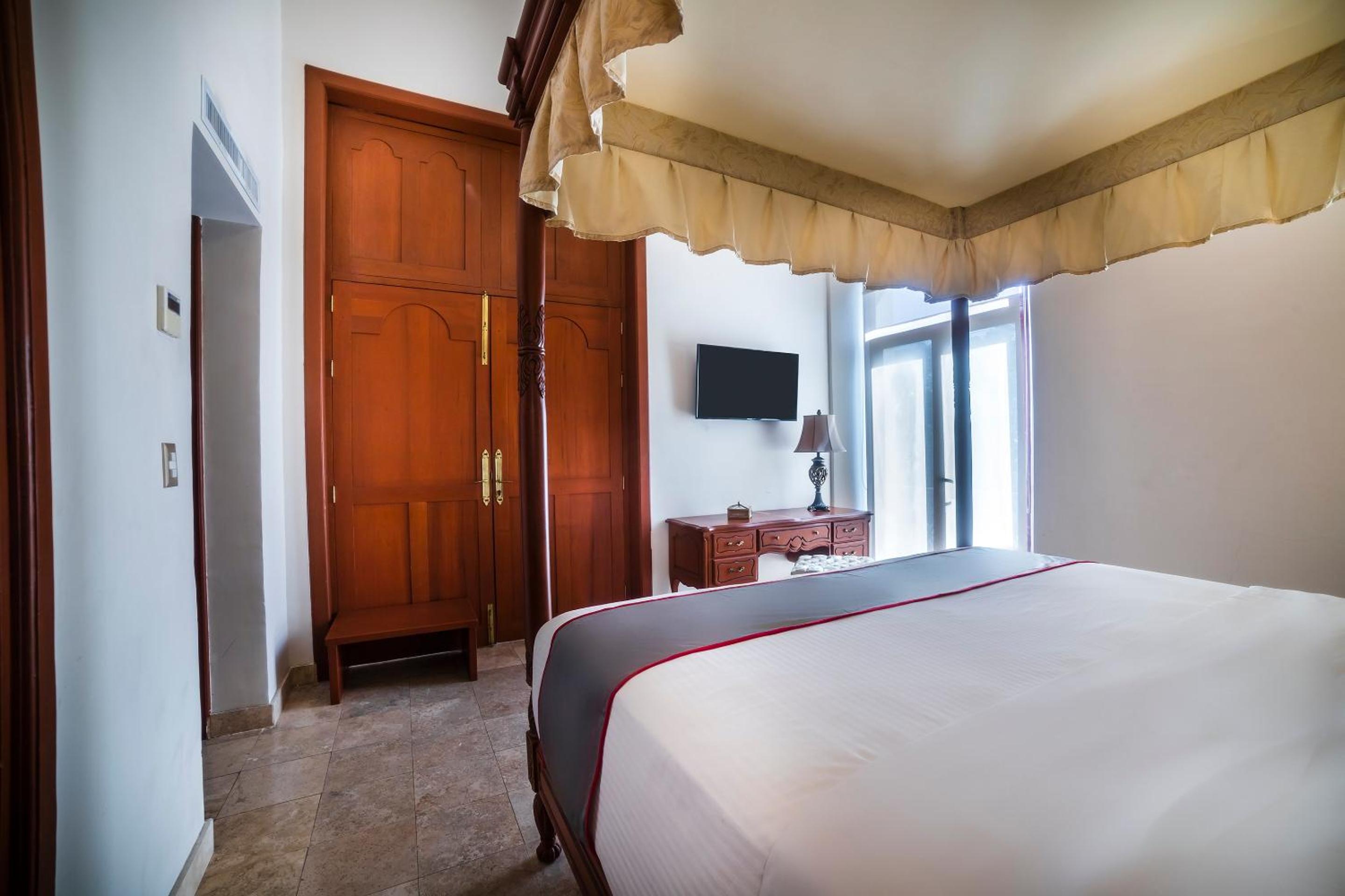 Deluxe Suite photo 3