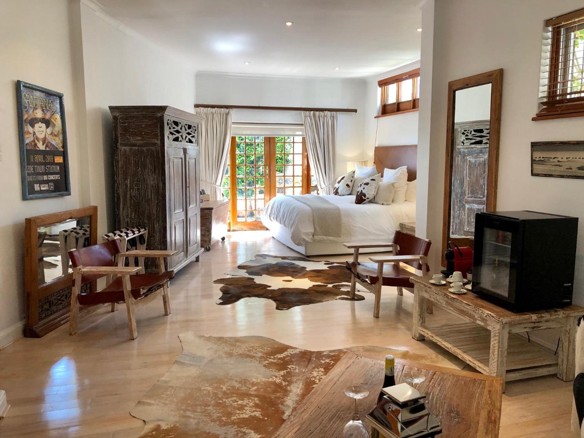 Deck Suite with Ocean View - Main Floor with Ocean views
