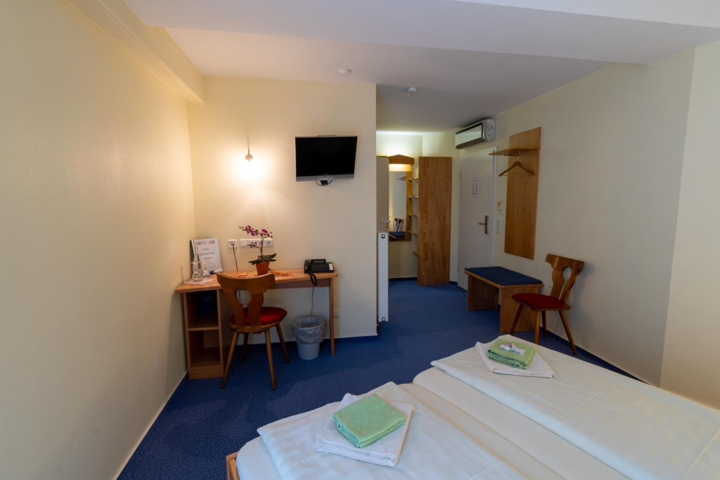 Double Room - Photo 4