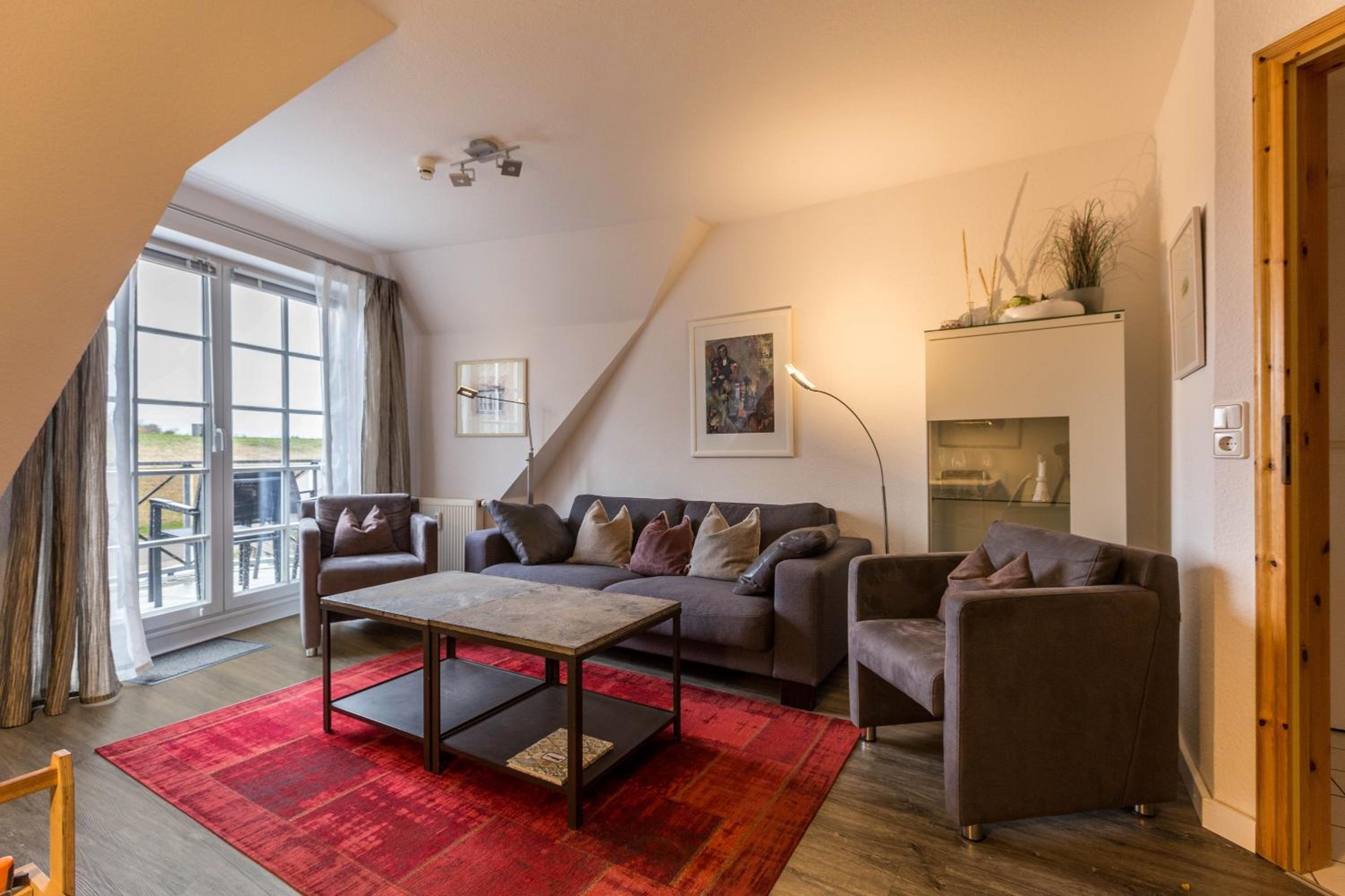 Two-Bedroom Deluxe Apartment with Balcony