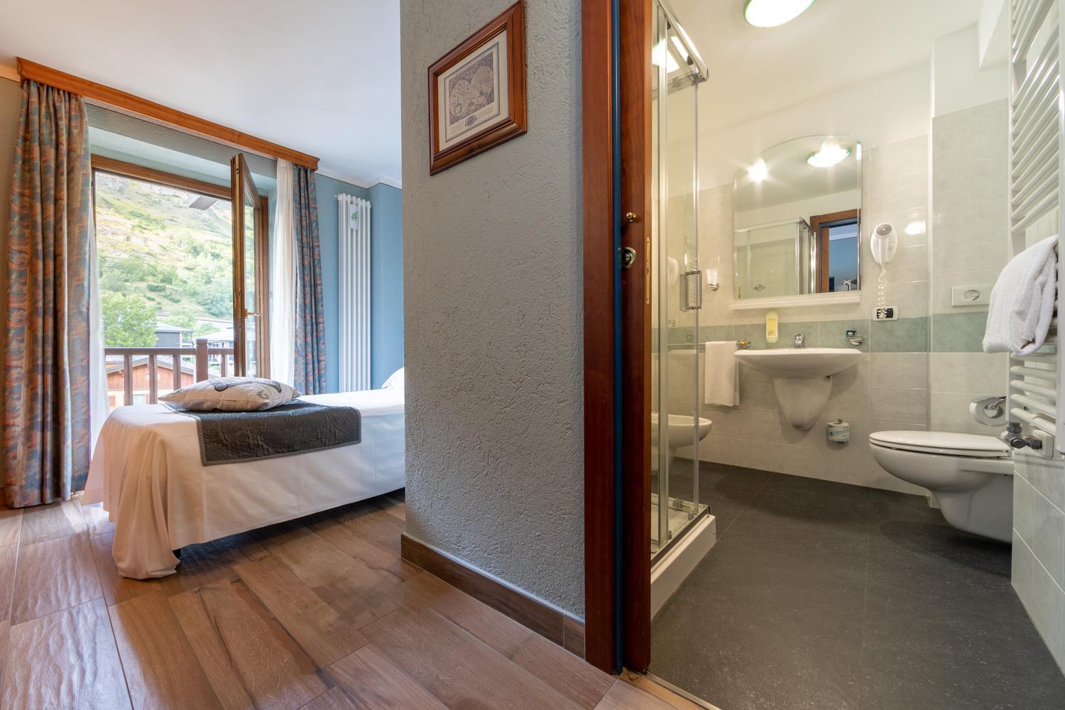 Single Room with Balcony photo 3