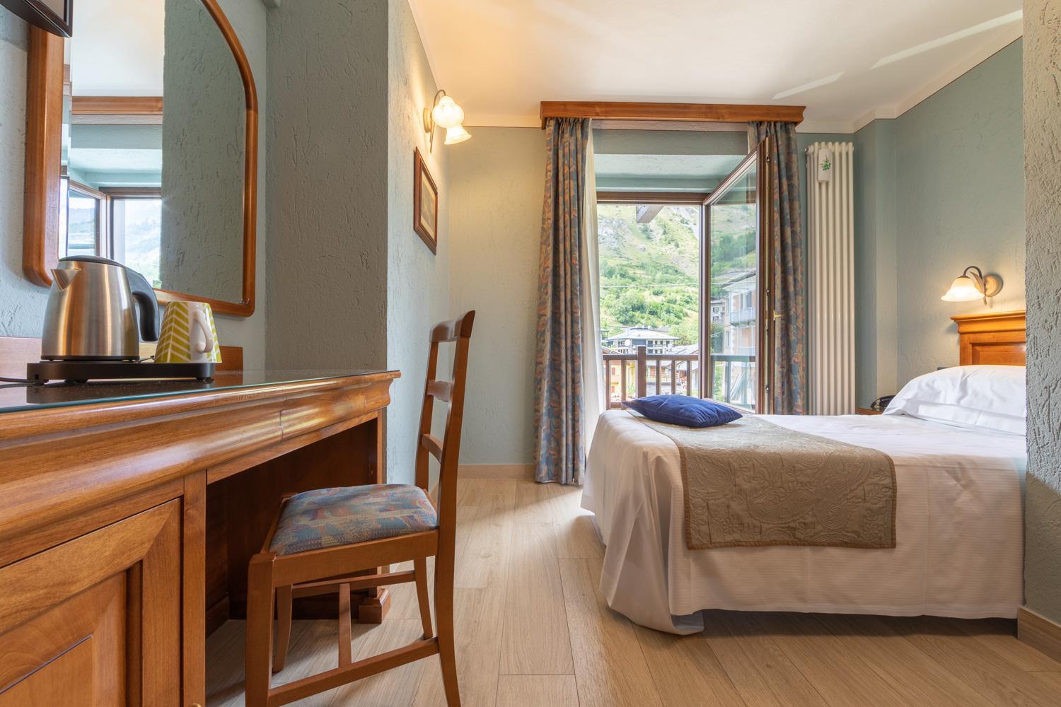Einzelzimmer mit Balkon