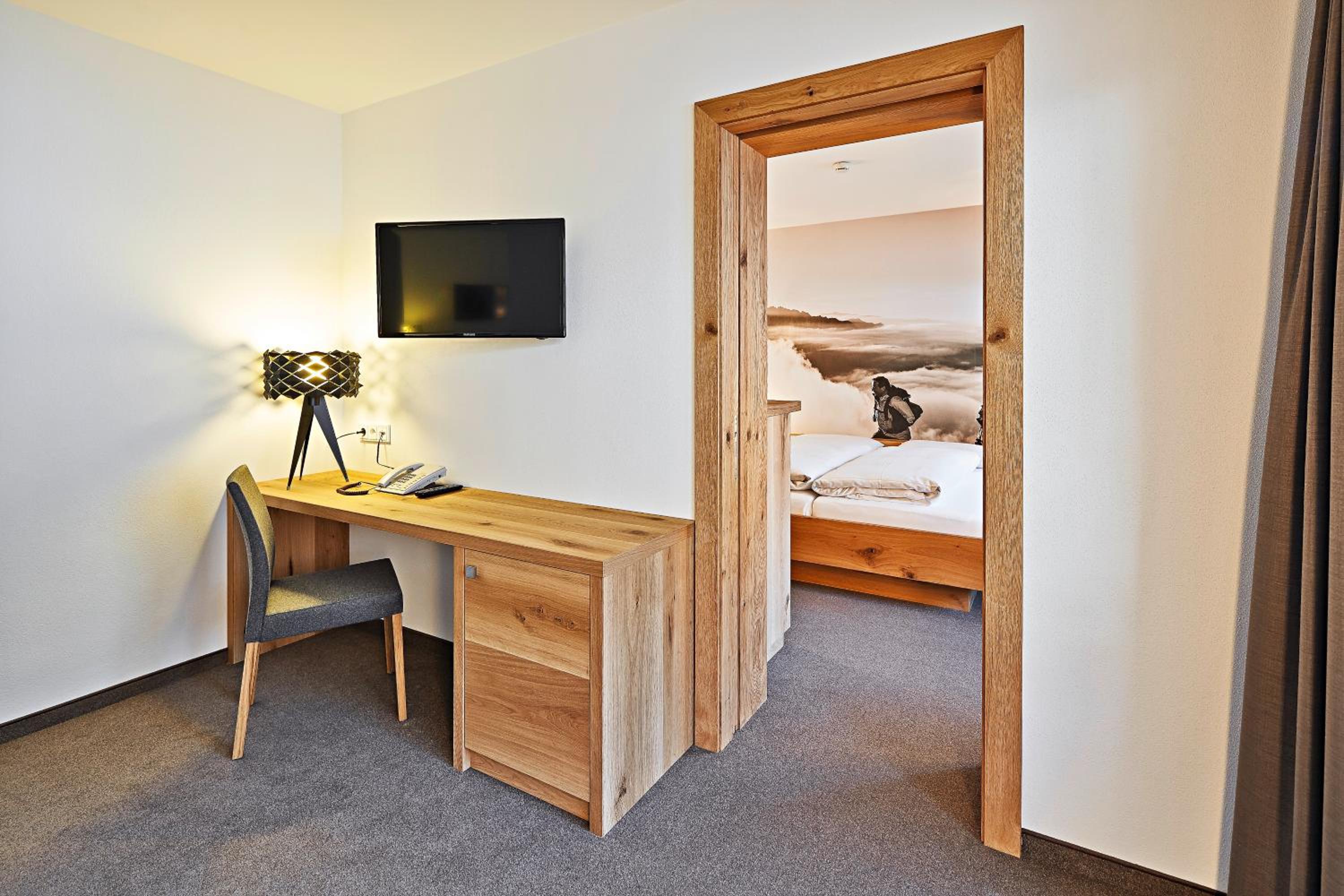 Suite - Photo 7
