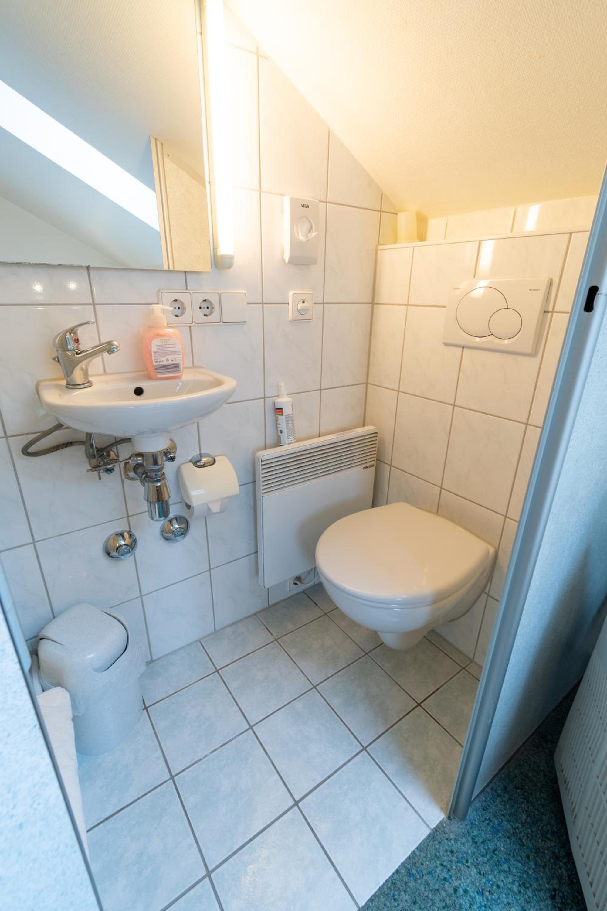 Budget Double Room photo 2