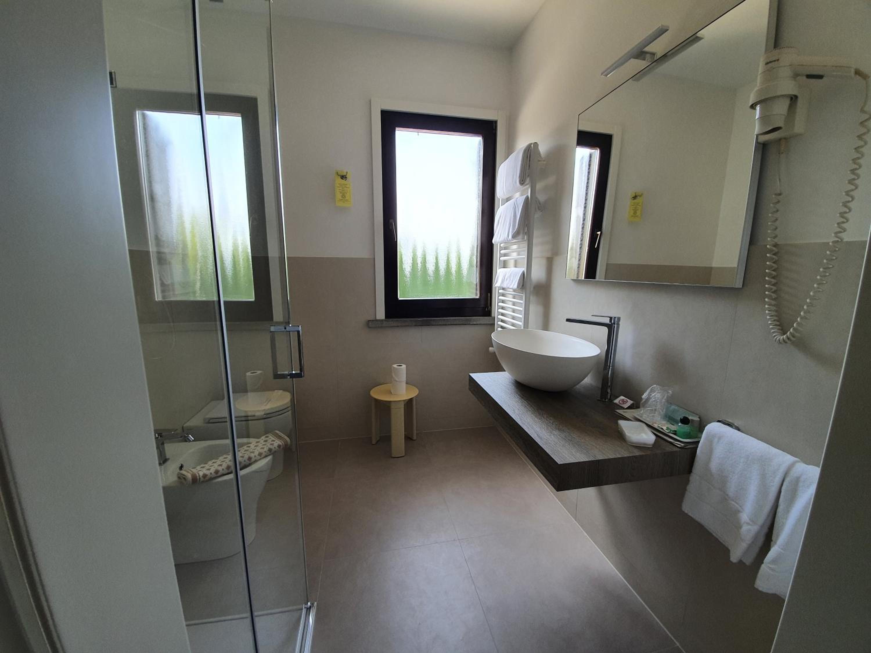 Twin Room - Photo 4