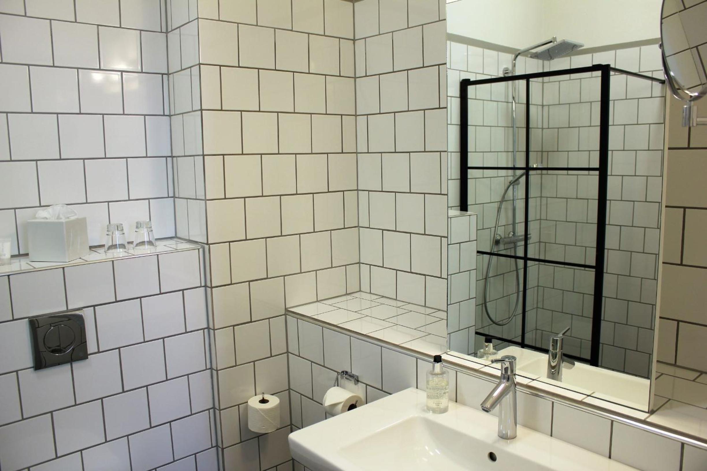 Double or Twin Room - Photo 2