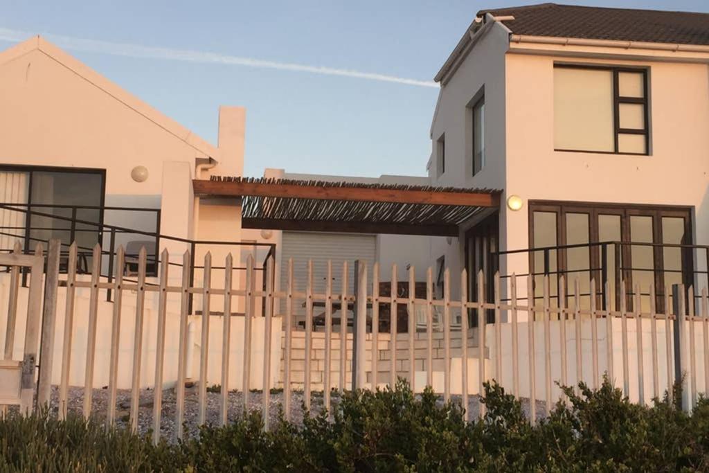 Two-Bedroom House - Photo 32