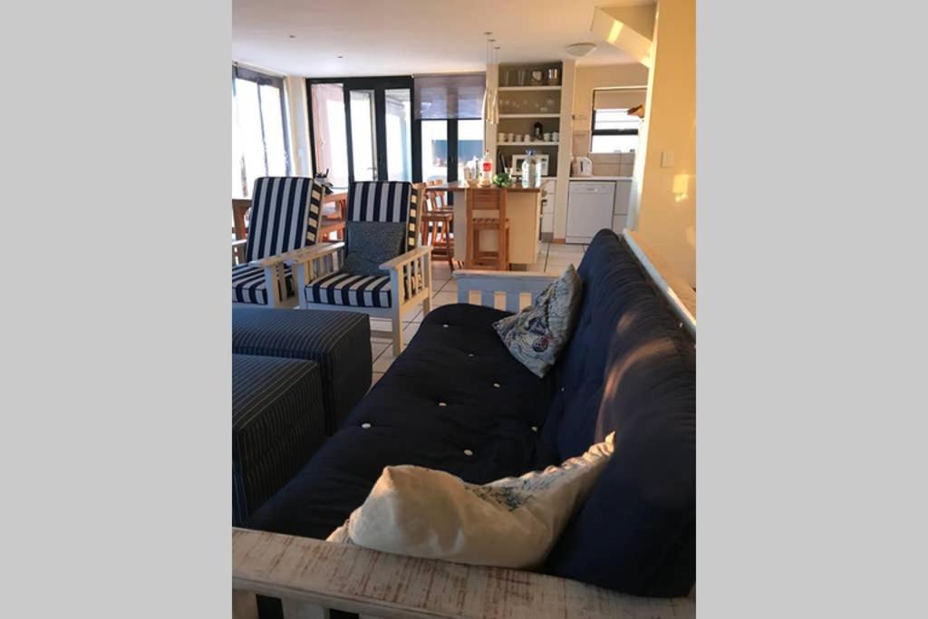 Two-Bedroom House - Photo 18
