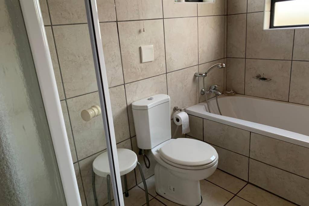 Two-Bedroom House - Photo 27