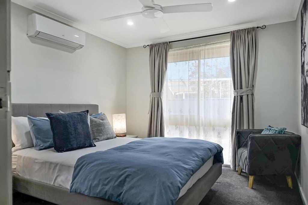 Three-Bedroom House photo 1