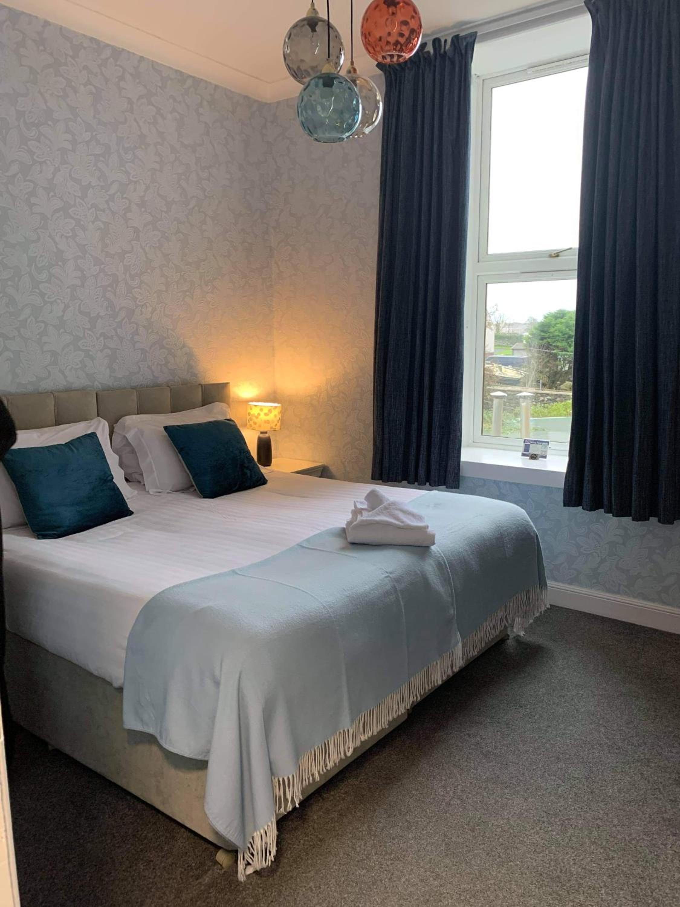 Double or Twin Room with Bathroom photo 2