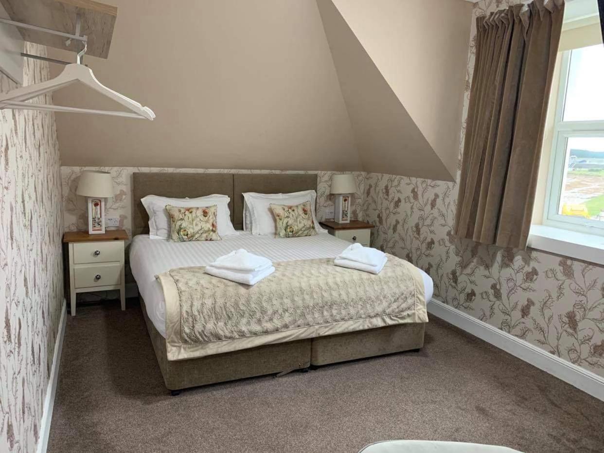Double or Twin Room with Bathroom photo 3
