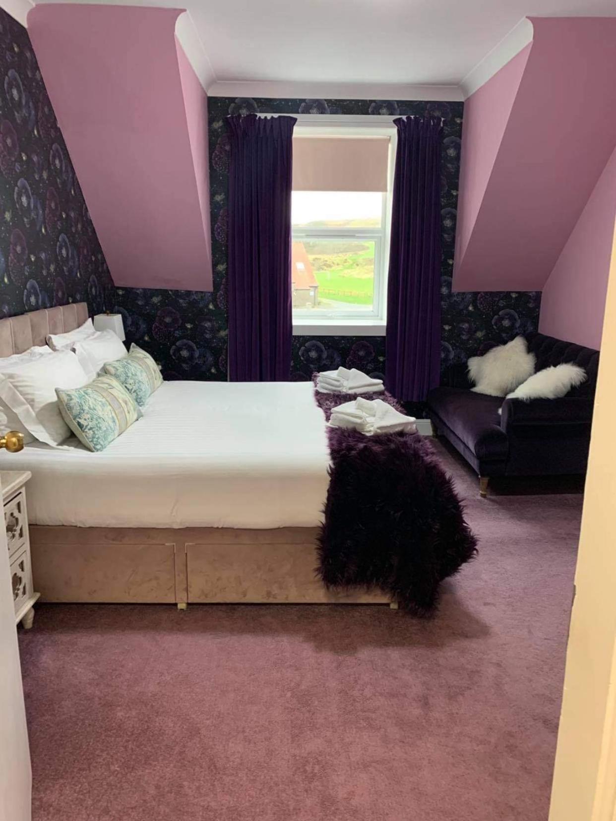 Deluxe Double or Twin Room with Sea View photo 2