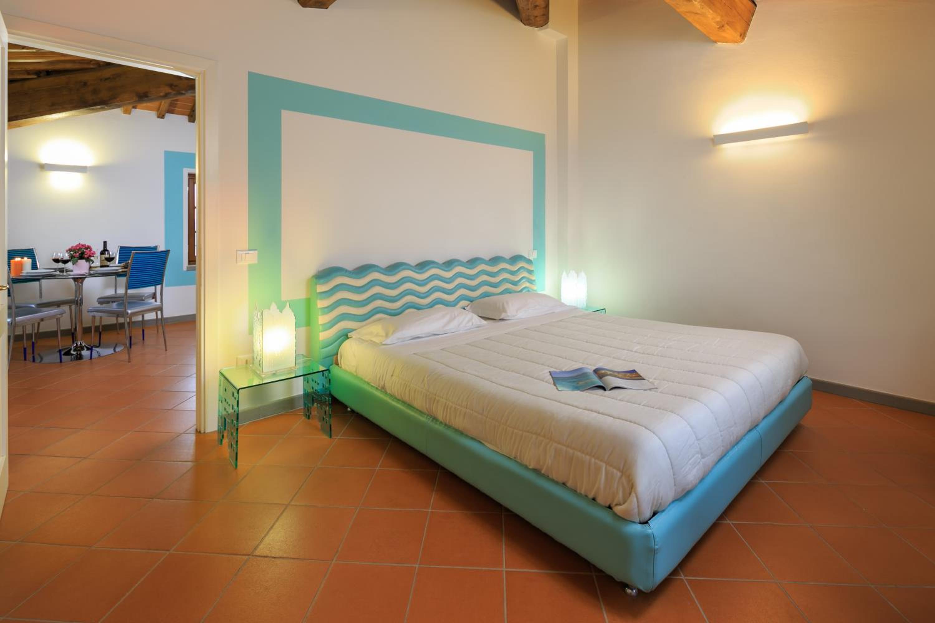 Deluxe King Suite - Photo 4