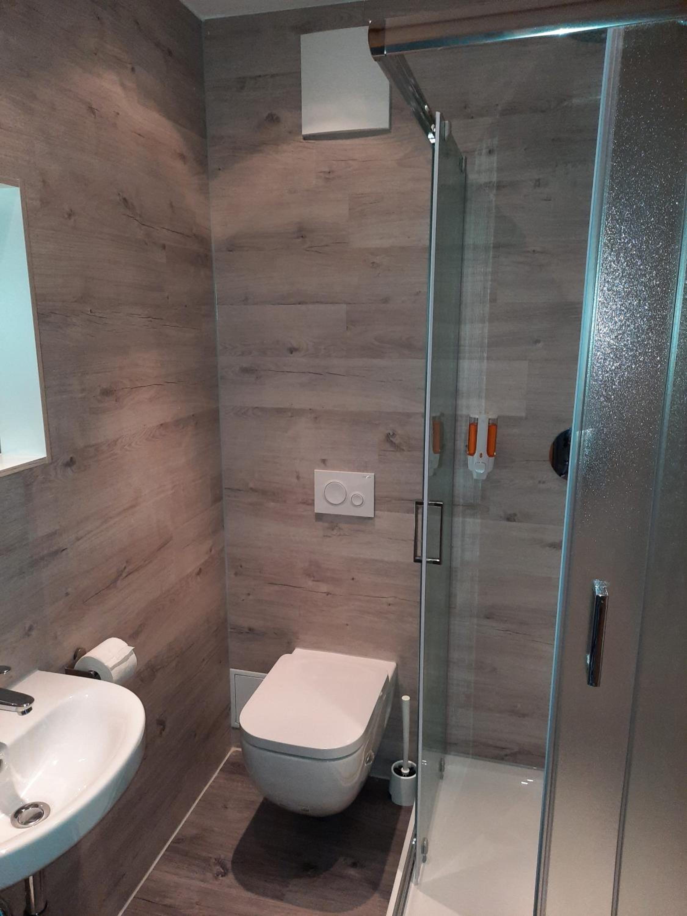 Double Room - Photo 10