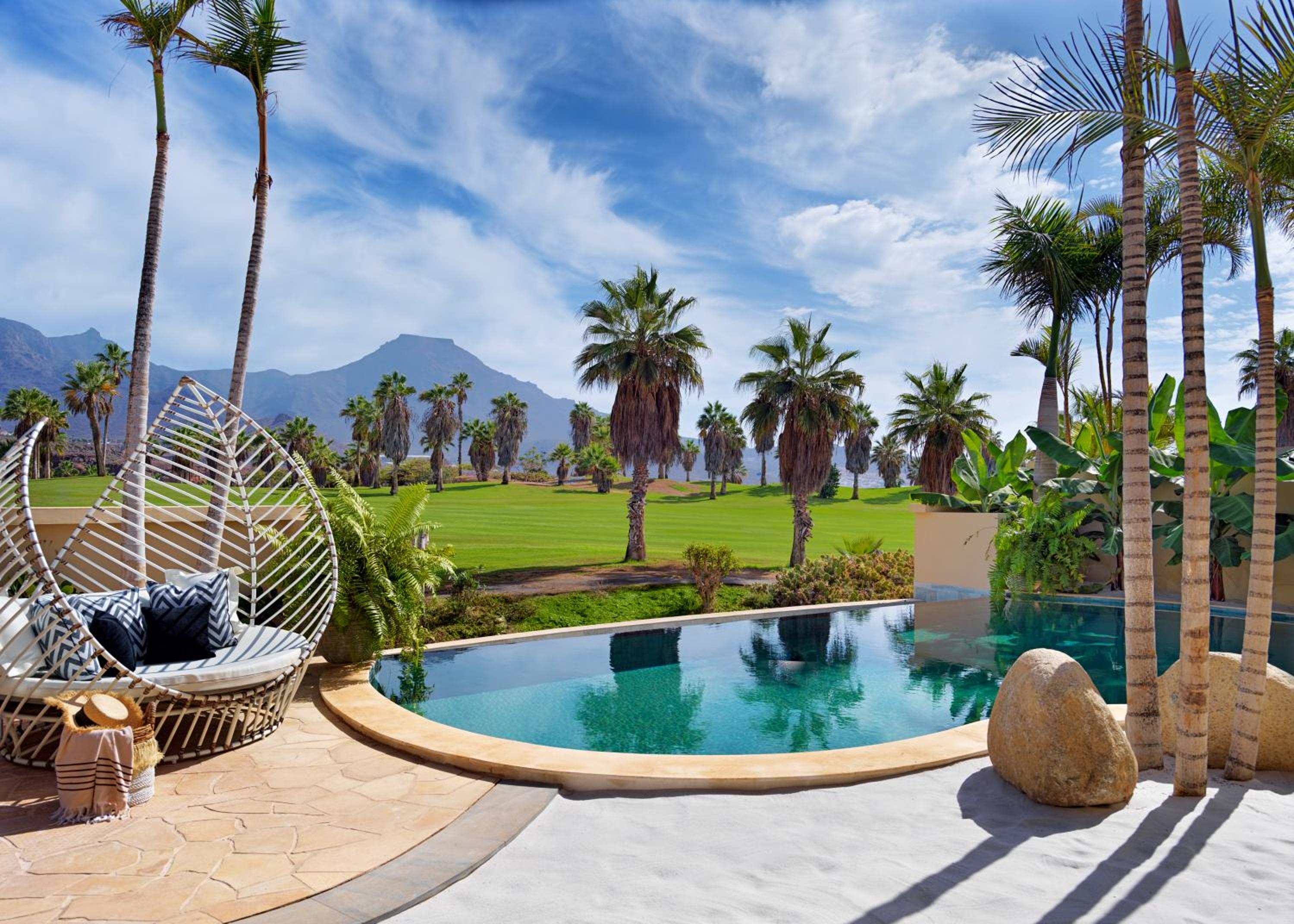 2 Bedroom Grand Pool Villa (private pool) thumbnail 5