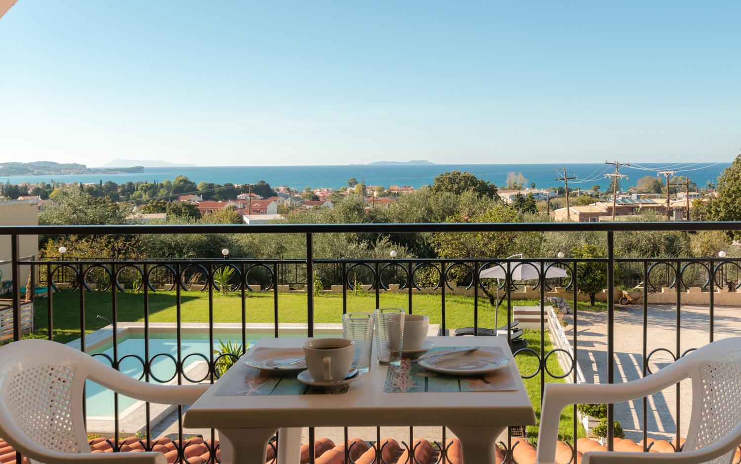 One-Bedroom Apartment with Sea View photo 2