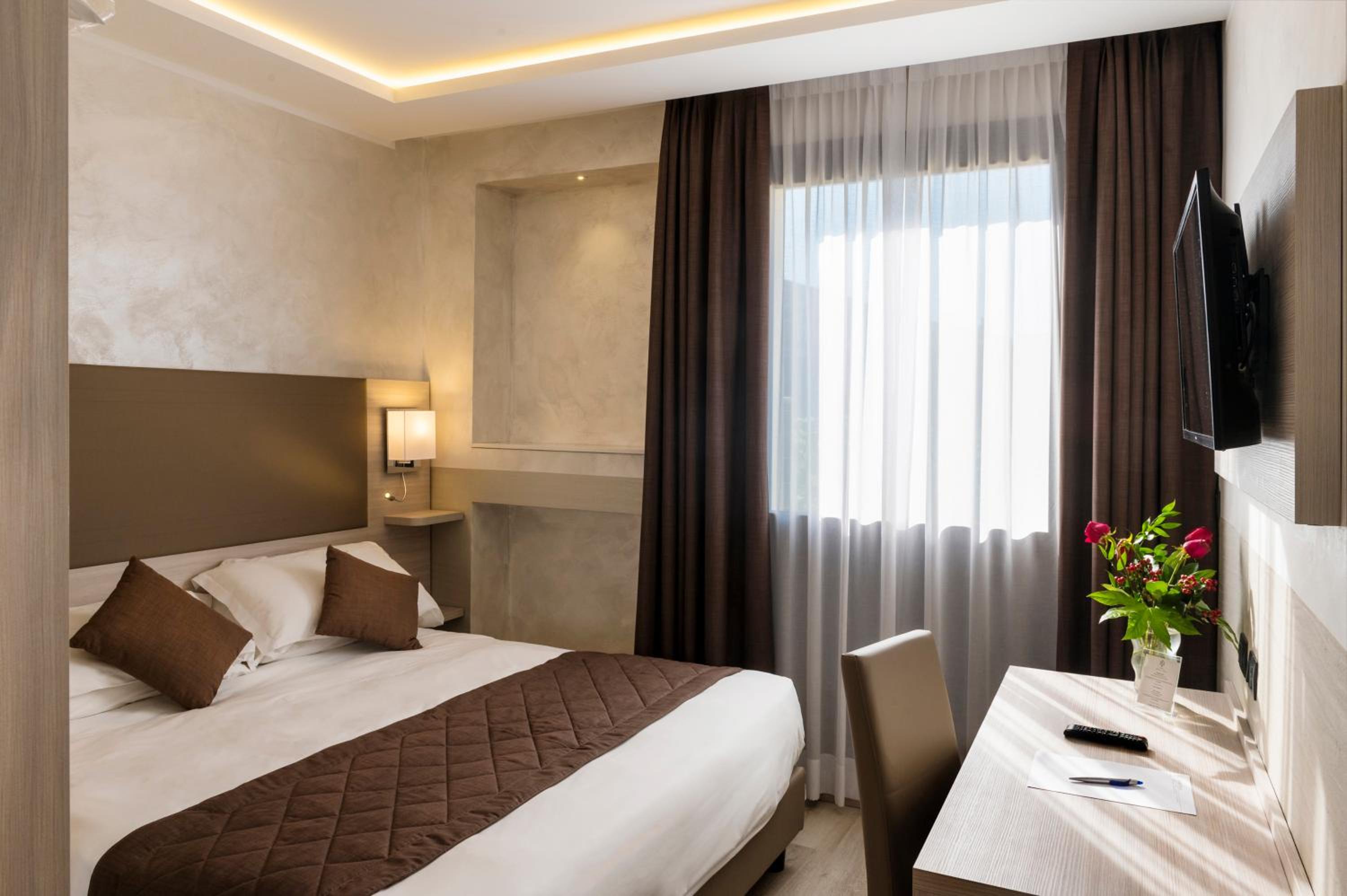 Superior Double or Twin Room - Photo 3