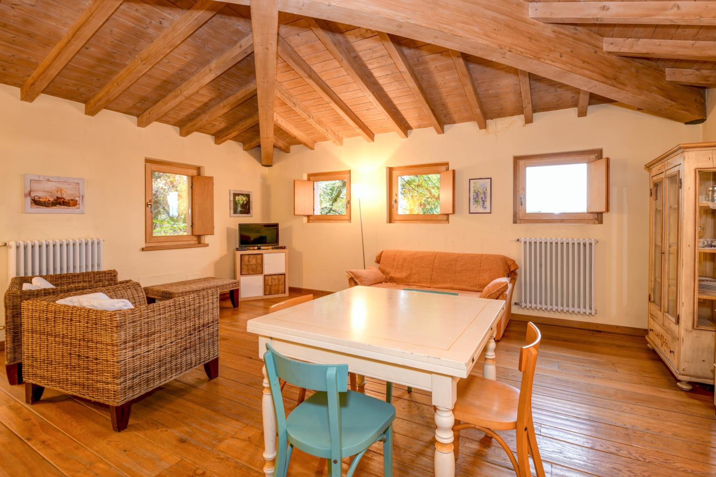 One-Bedroom Apartment with Garden photo 3