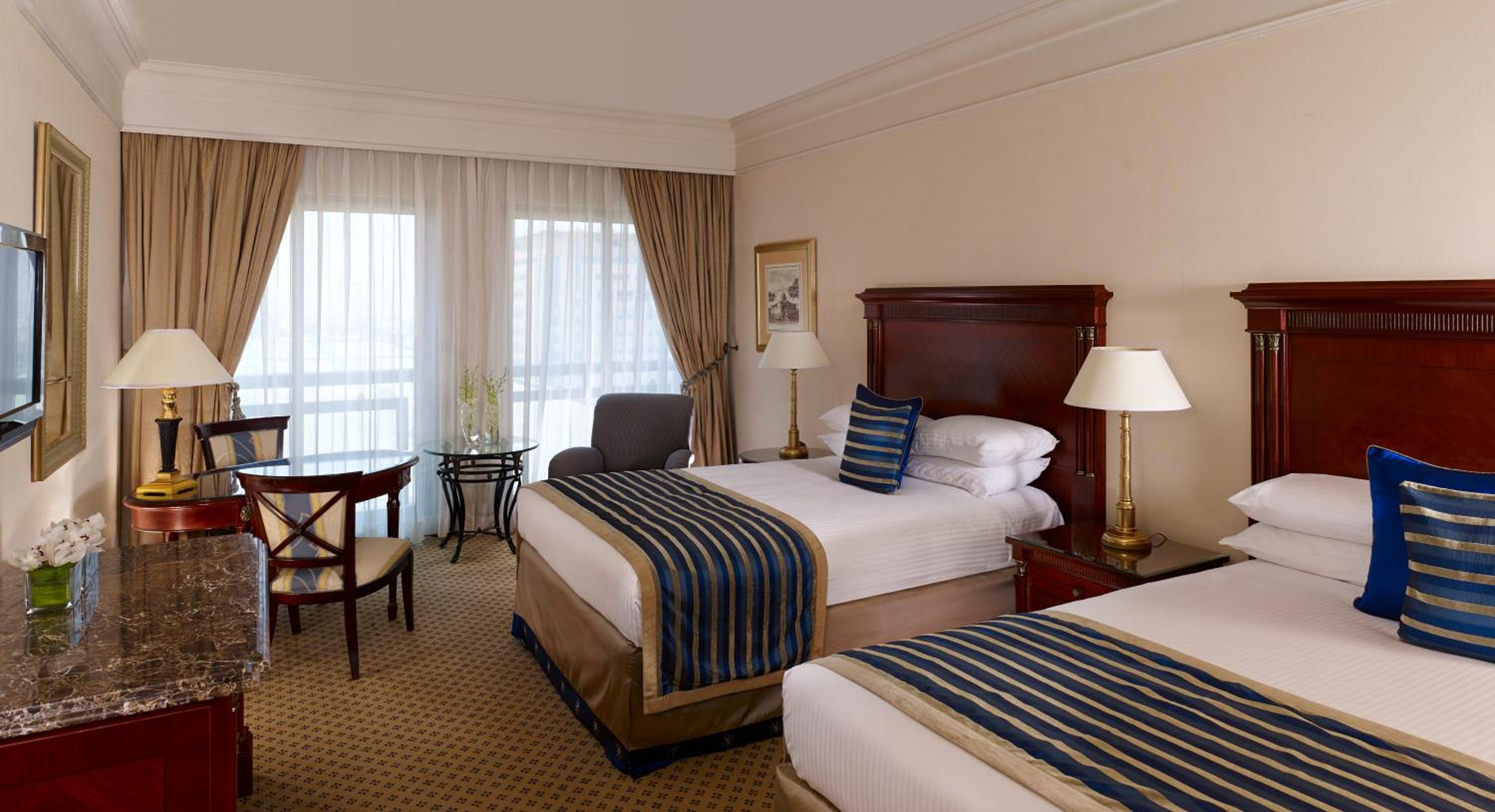 Premium Twin Room - Photo 3