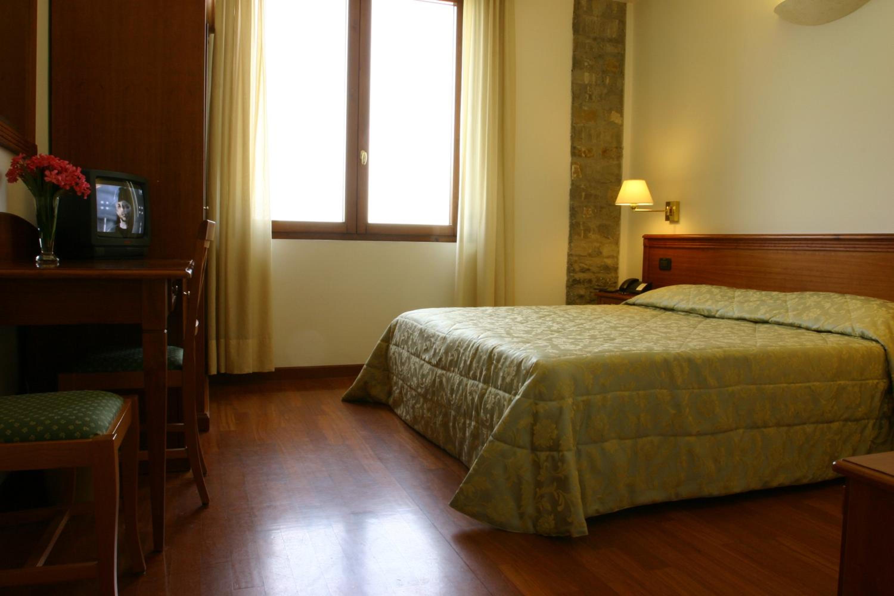 Double or Twin Room - Photo 1