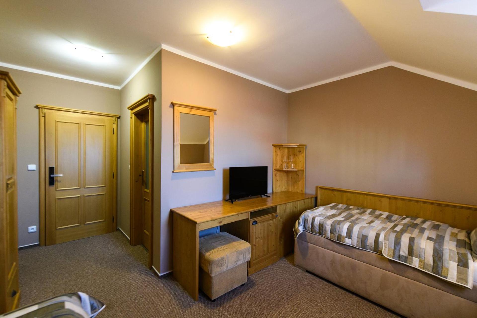 Twin Room with Bathroom
