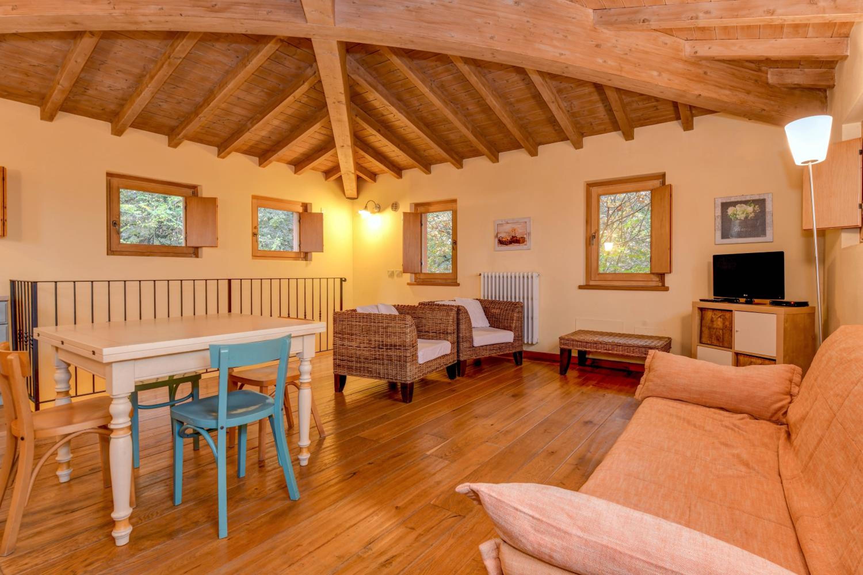 One-Bedroom Apartment with Garden photo 1