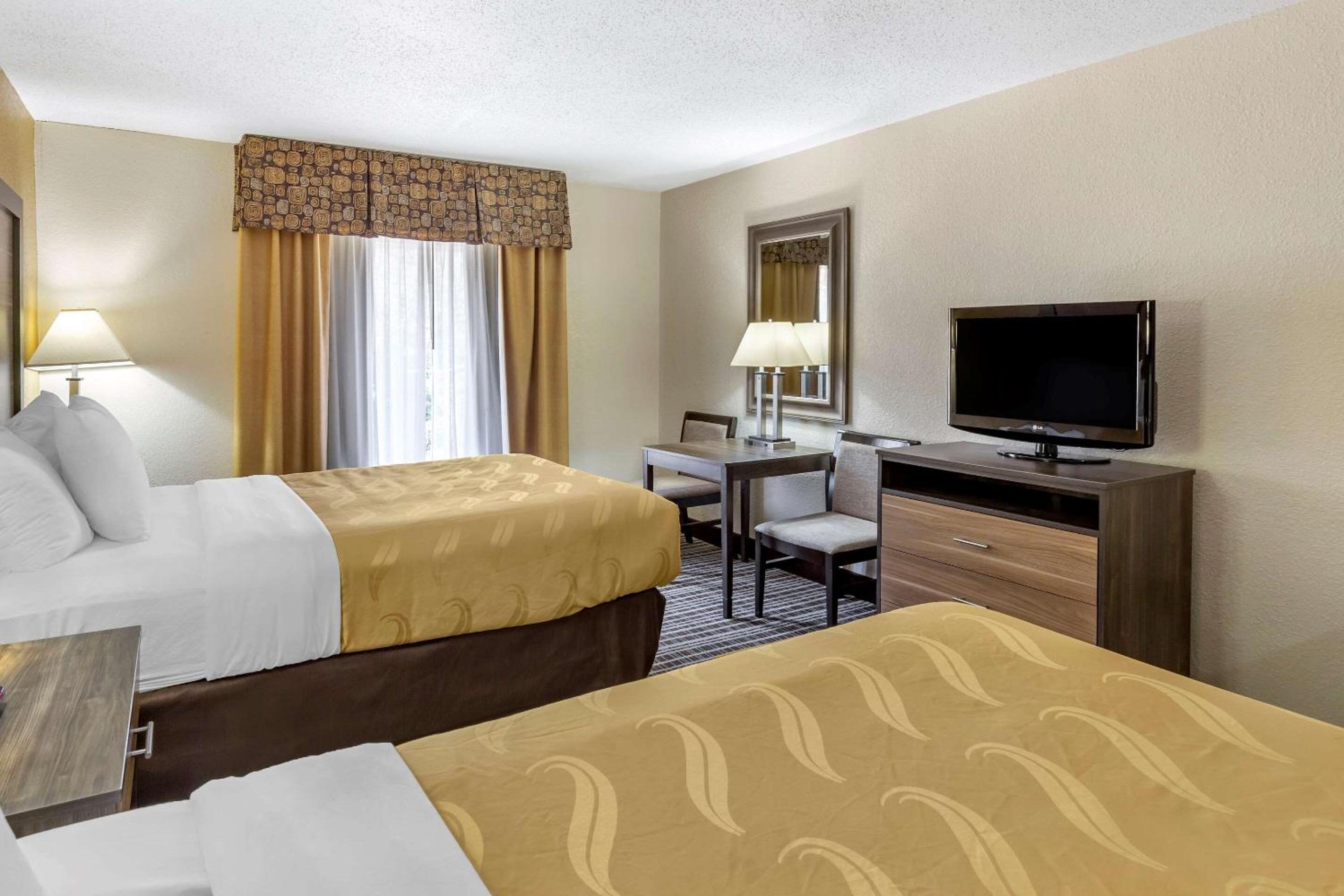 Room with Two Double Beds - Non-Smoking - Photo 6