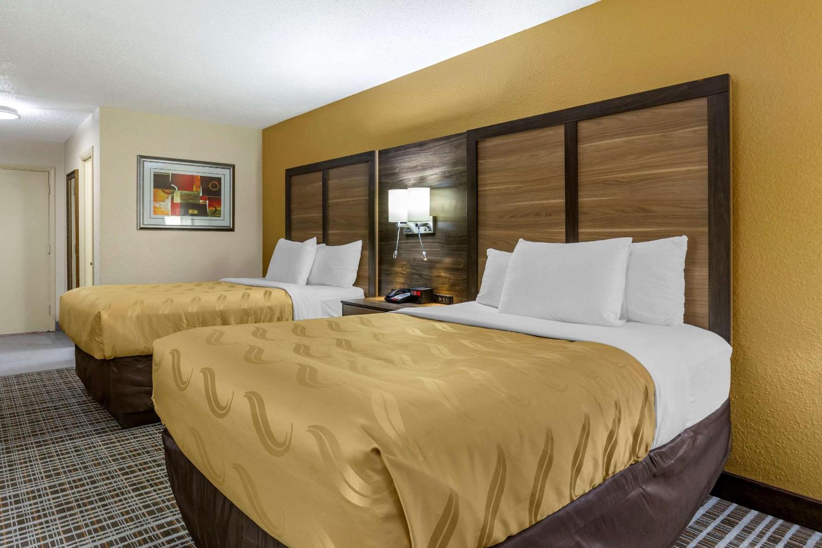 Room with Two Double Beds - Non-Smoking - Photo 7