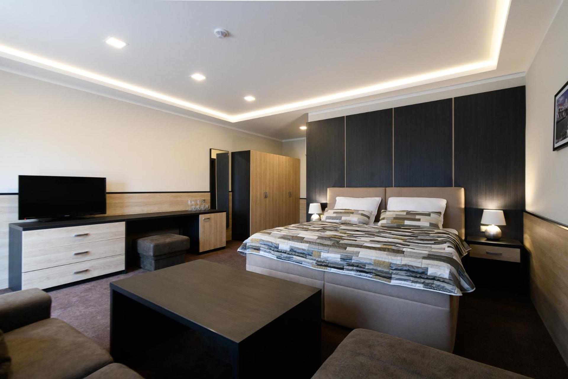 Superior King Suite