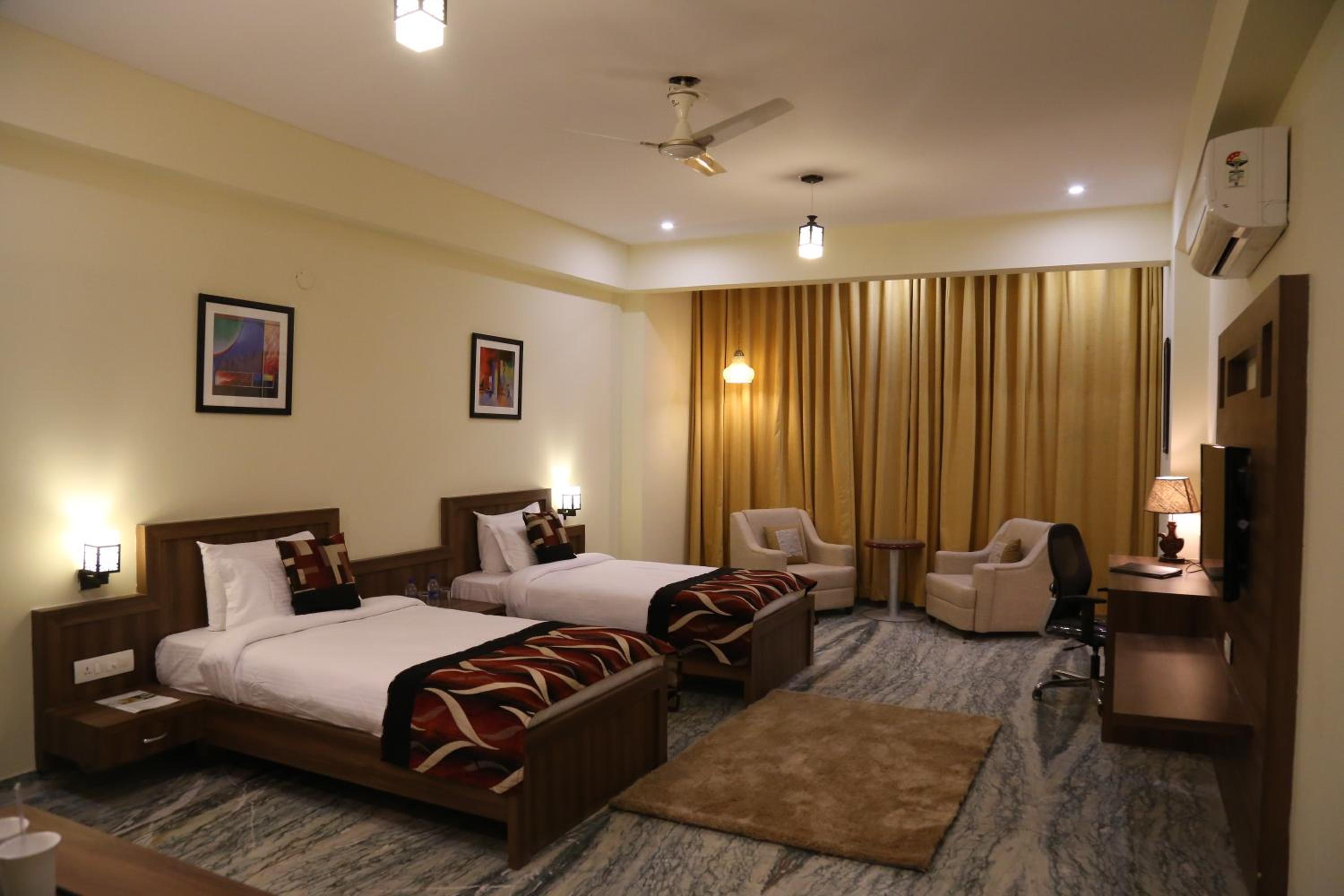 Premier Twin Room - Photo 12