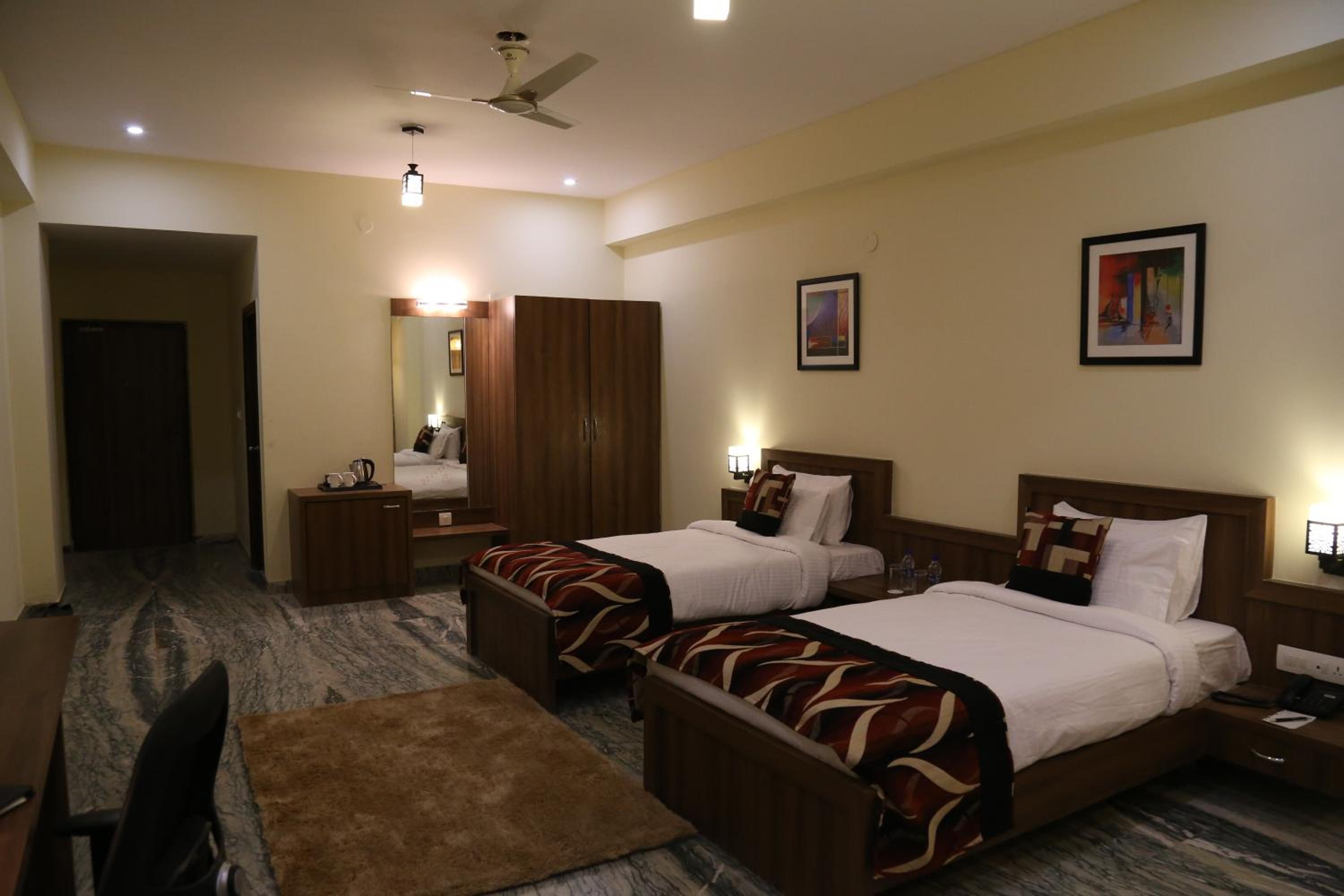 Premier Twin Room - Photo 5