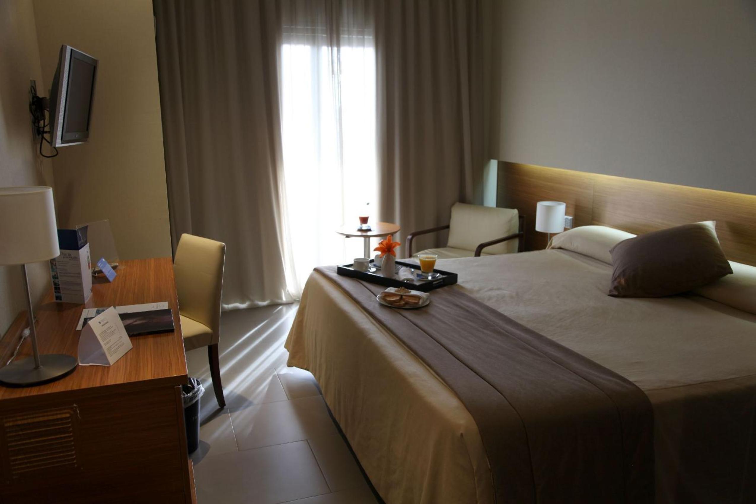 Triple Room (3 Adults) - Photo 1