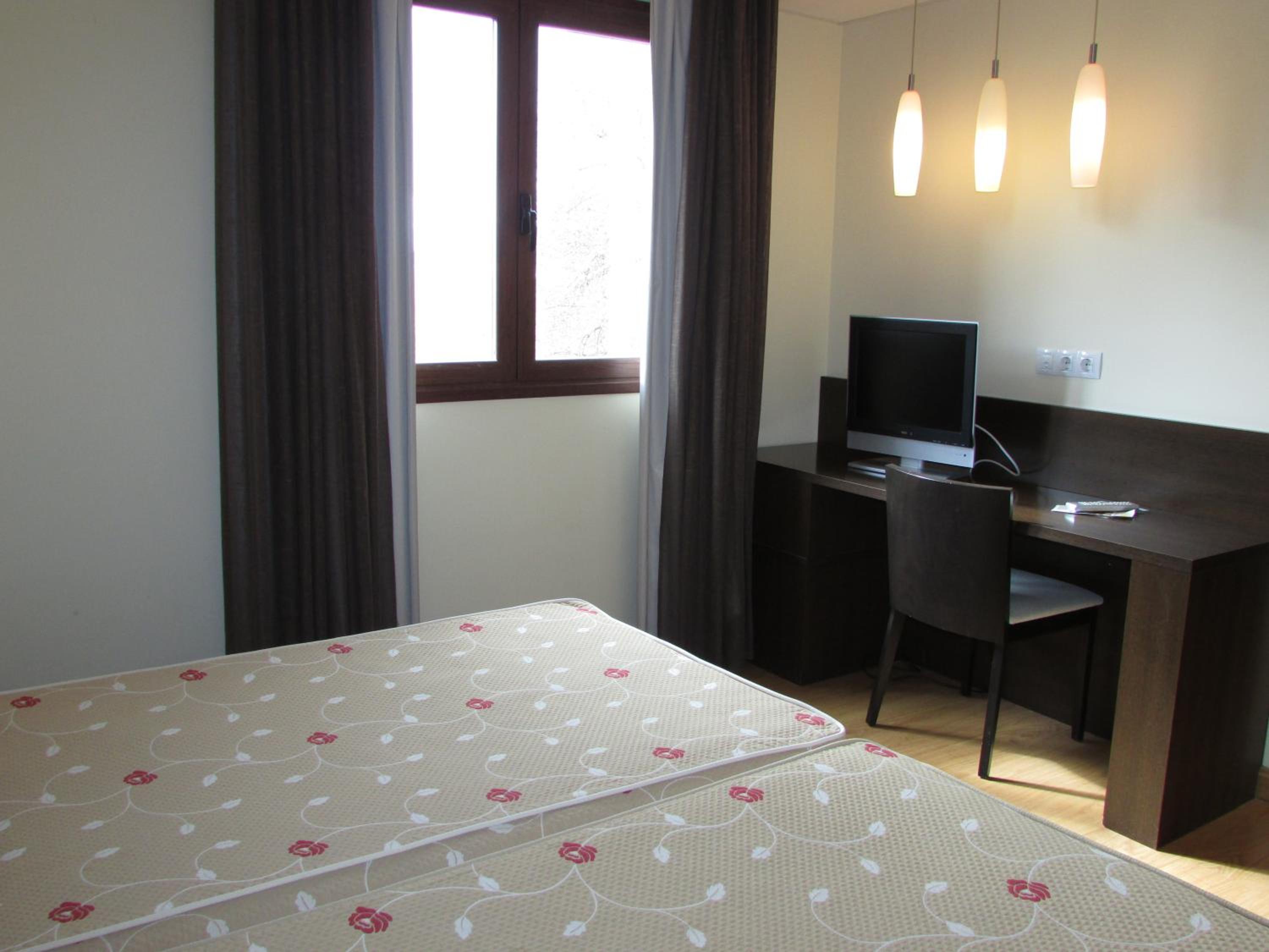 Double or Twin Room - Photo 14