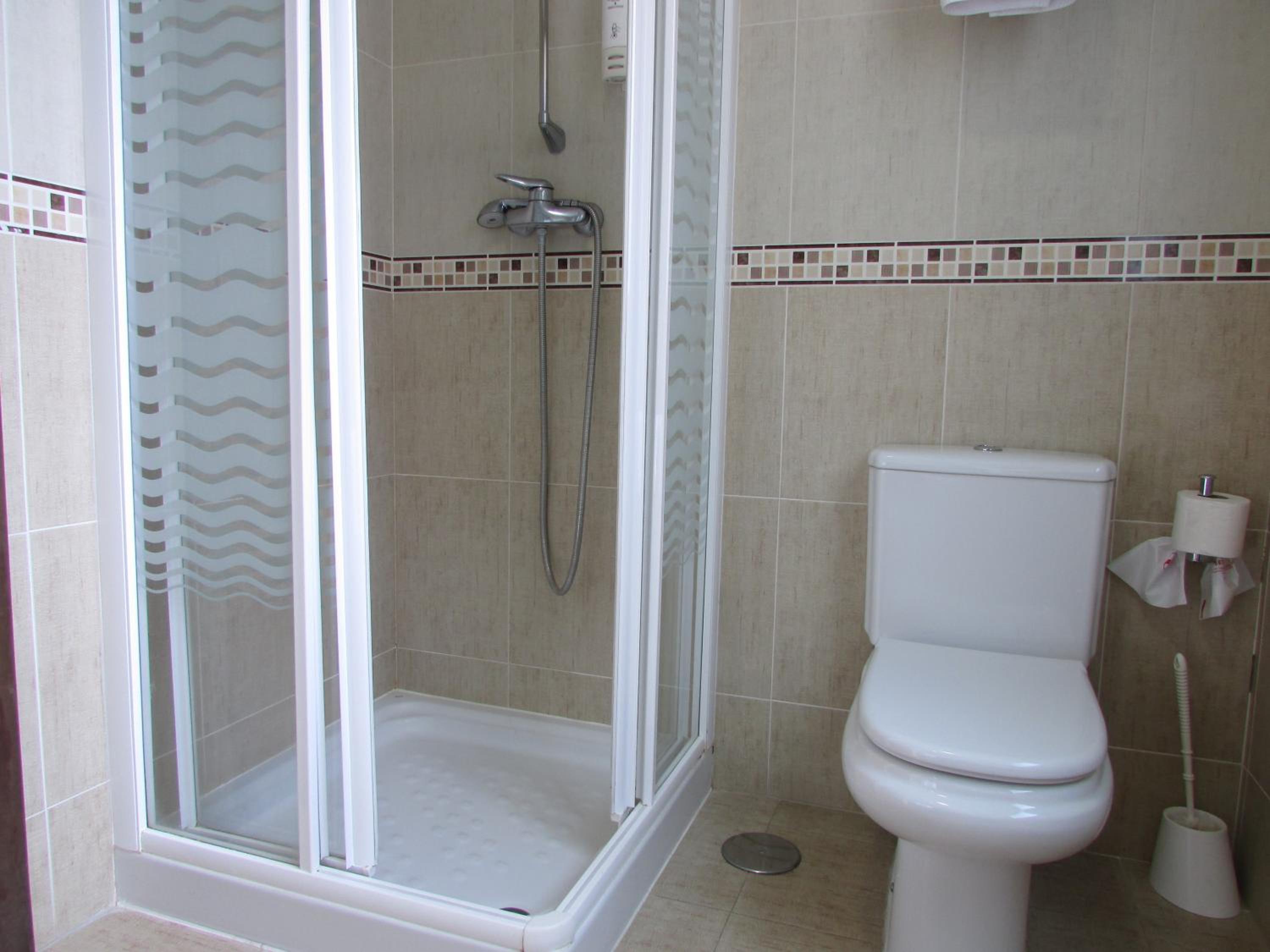 Double or Twin Room - Photo 15